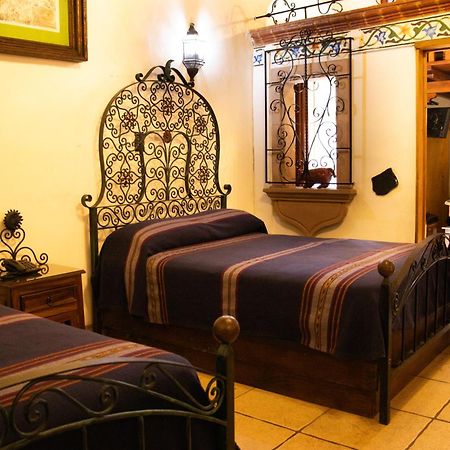 Hotel Los Escudos Pátzcuaro Exteriér fotografie