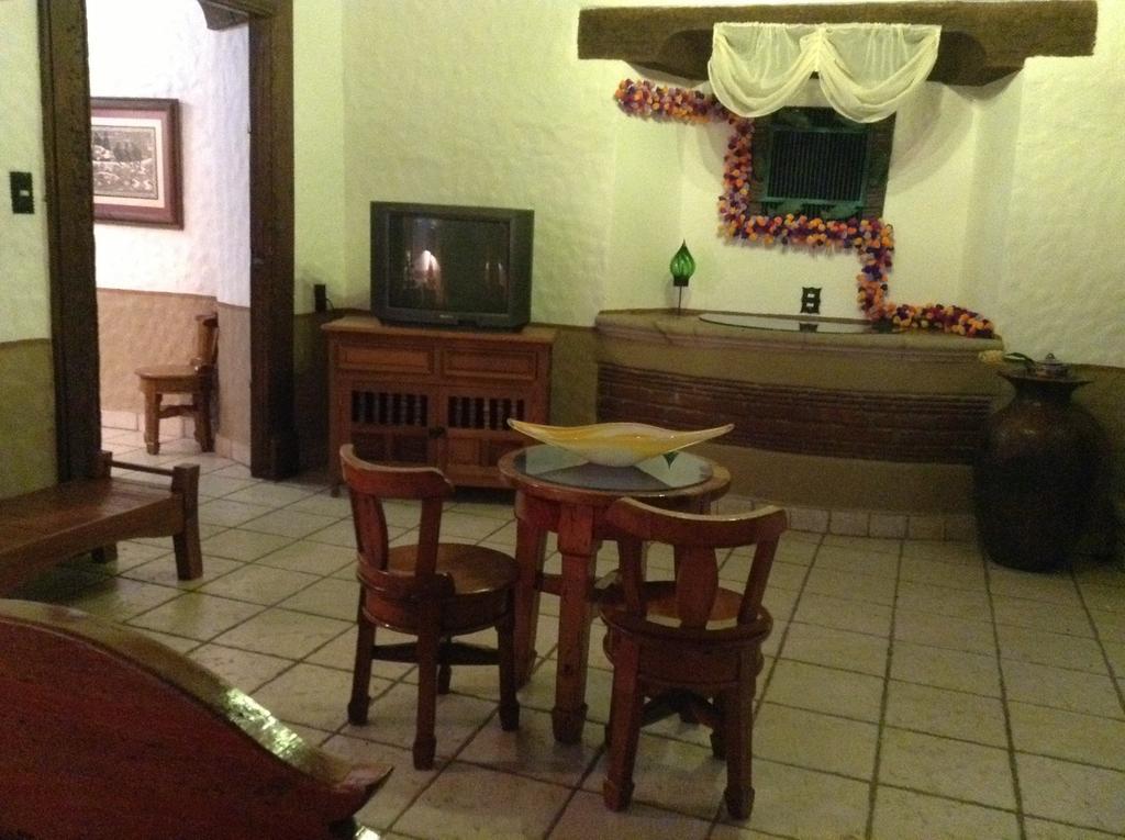 Hotel Los Escudos Pátzcuaro Exteriér fotografie